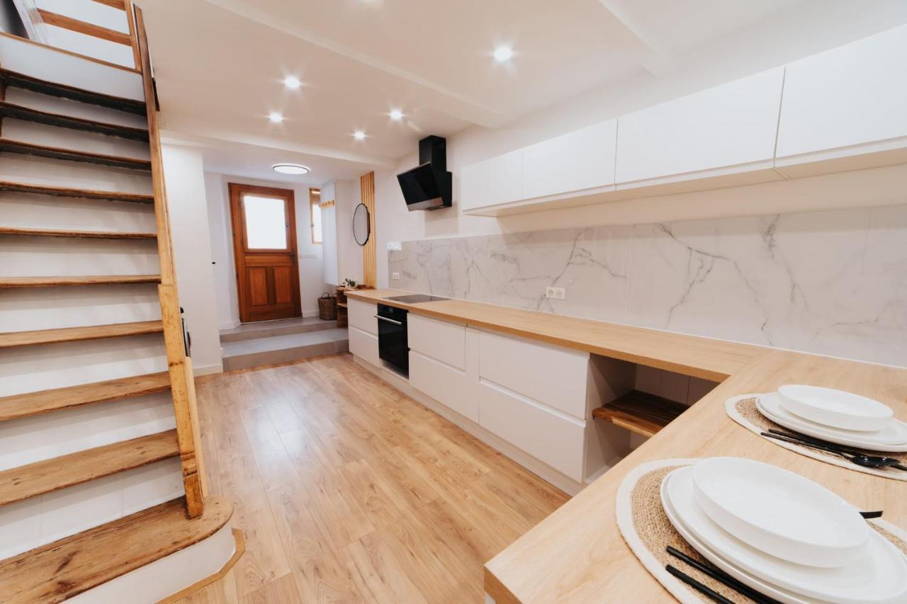 Perfect Family-Oriented And Renovated Townhouse In The Old Antibesアパートメント エクステリア 写真