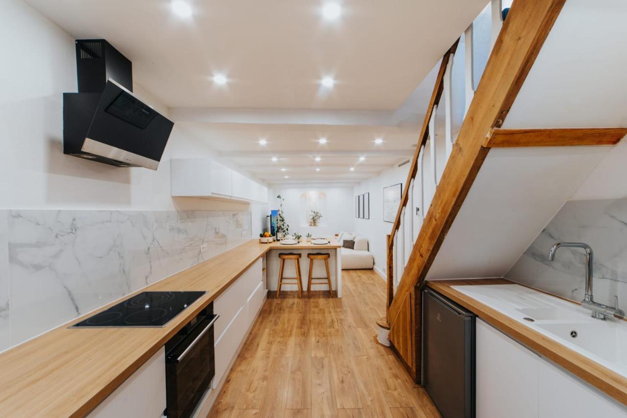 Perfect Family-Oriented And Renovated Townhouse In The Old Antibesアパートメント エクステリア 写真