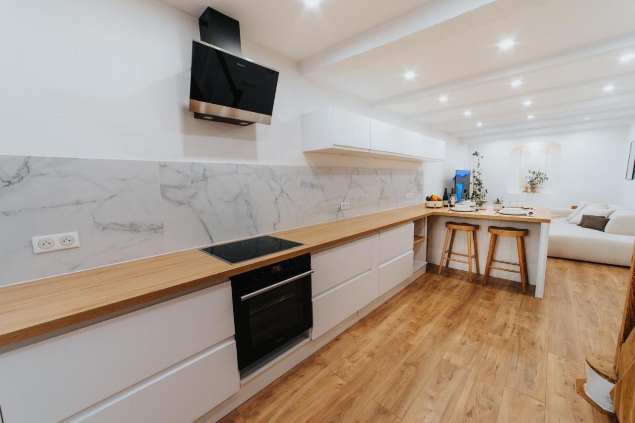 Perfect Family-Oriented And Renovated Townhouse In The Old Antibesアパートメント エクステリア 写真