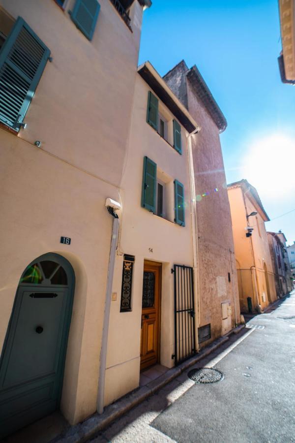 Perfect Family-Oriented And Renovated Townhouse In The Old Antibesアパートメント エクステリア 写真